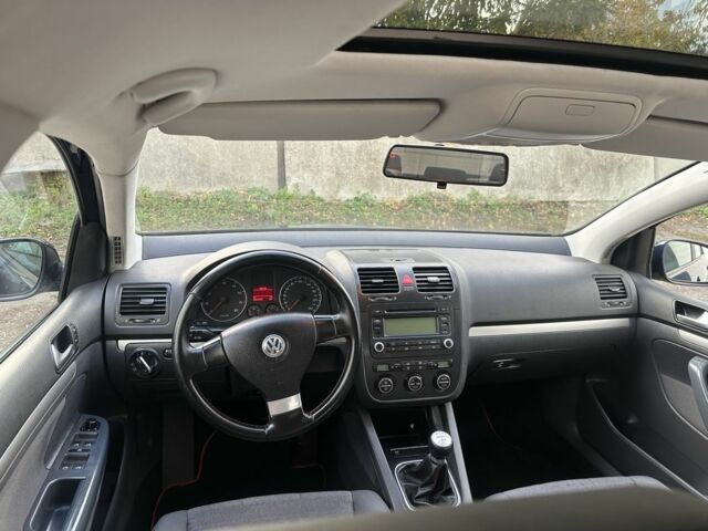 Синий Фольксваген Гольф, объемом двигателя 1.6 л и пробегом 190 тыс. км за 5899 $, фото 17 на Automoto.ua