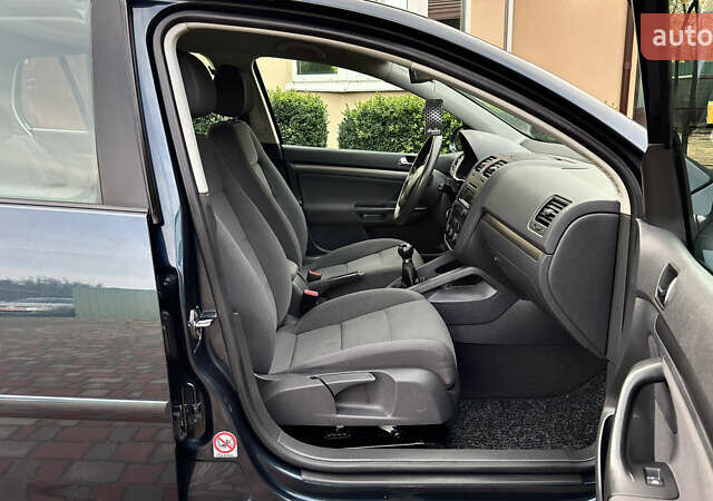 Синий Фольксваген Гольф, объемом двигателя 1.6 л и пробегом 154 тыс. км за 6346 $, фото 37 на Automoto.ua