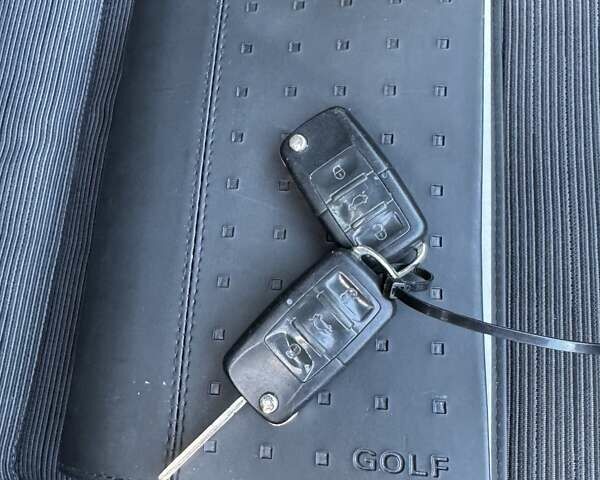 Синий Фольксваген Гольф, объемом двигателя 1.6 л и пробегом 204 тыс. км за 5800 $, фото 10 на Automoto.ua