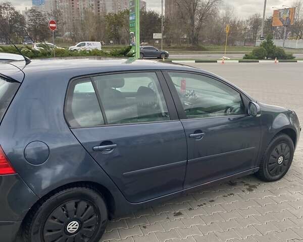 Синий Фольксваген Гольф, объемом двигателя 1.6 л и пробегом 237 тыс. км за 5500 $, фото 2 на Automoto.ua