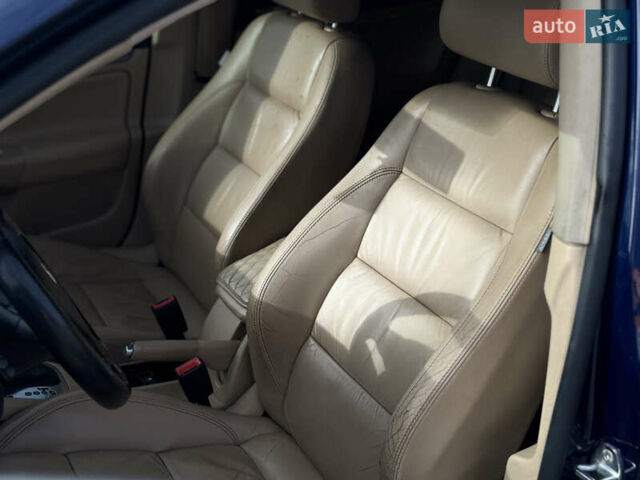 Синий Фольксваген Гольф, объемом двигателя 1.6 л и пробегом 176 тыс. км за 6900 $, фото 12 на Automoto.ua