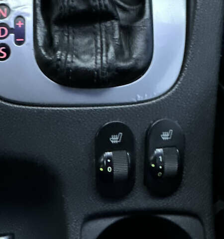 Фольксваген Гольф 2006 в Полтаве на Automoto.ua Синий Фольксваген Гольф, объемом двигателя 1.6 л и пробегом 175 тыс. км за 6400 $, фото 9 на Automoto.ua