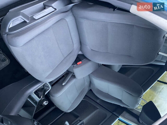 Синий Фольксваген Гольф, объемом двигателя 1.6 л и пробегом 235 тыс. км за 5000 $, фото 36 на Automoto.ua