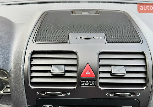 Синий Фольксваген Гольф, объемом двигателя 1.6 л и пробегом 154 тыс. км за 6346 $, фото 58 на Automoto.ua