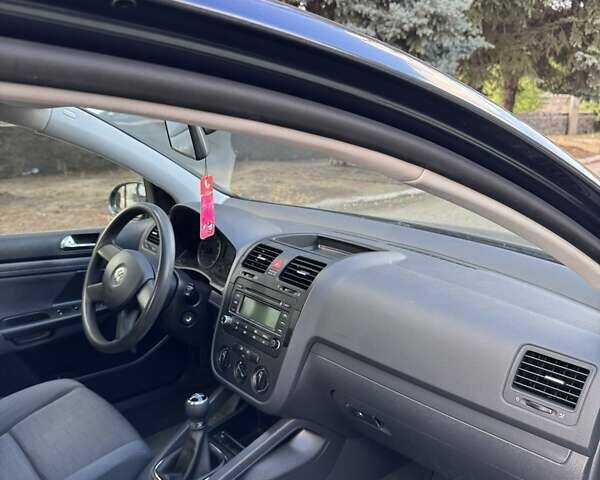 Синий Фольксваген Гольф, объемом двигателя 1.6 л и пробегом 204 тыс. км за 5800 $, фото 7 на Automoto.ua