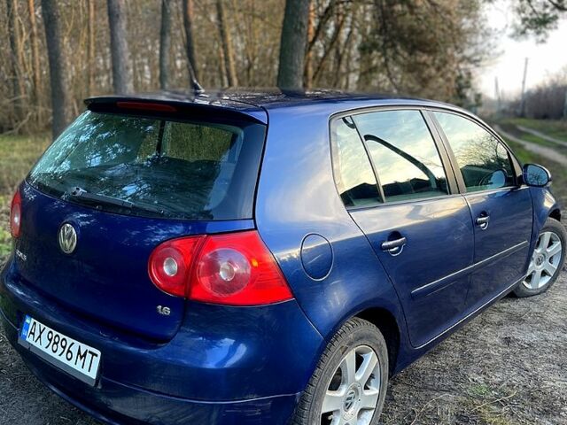 Синий Фольксваген Гольф, объемом двигателя 1.6 л и пробегом 230 тыс. км за 5600 $, фото 1 на Automoto.ua