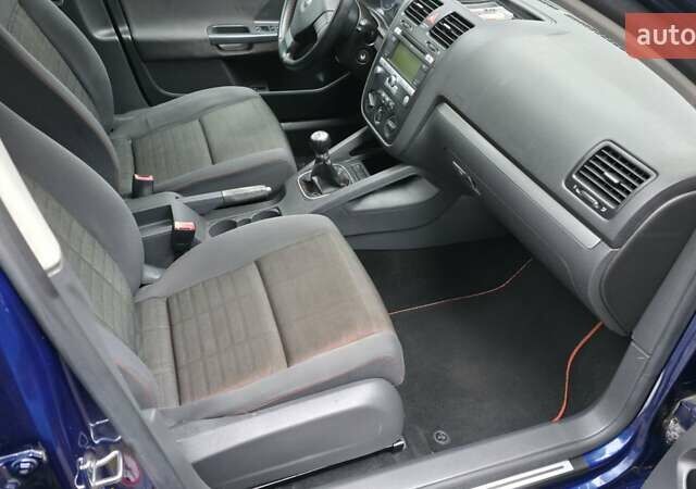 Синий Фольксваген Гольф, объемом двигателя 1.6 л и пробегом 178 тыс. км за 6700 $, фото 31 на Automoto.ua