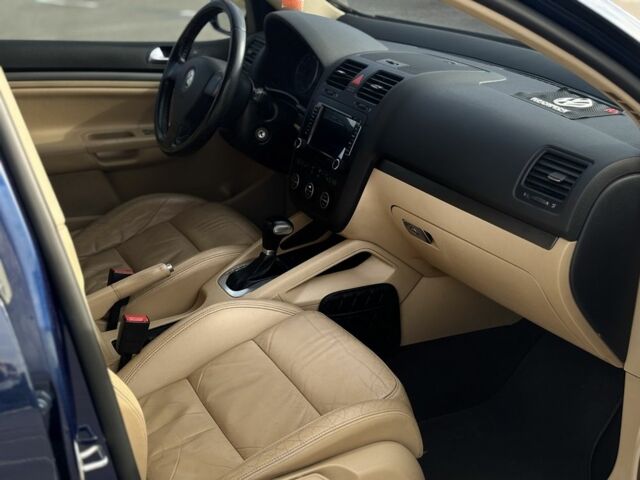 Синий Фольксваген Гольф, объемом двигателя 1.6 л и пробегом 175 тыс. км за 6900 $, фото 4 на Automoto.ua