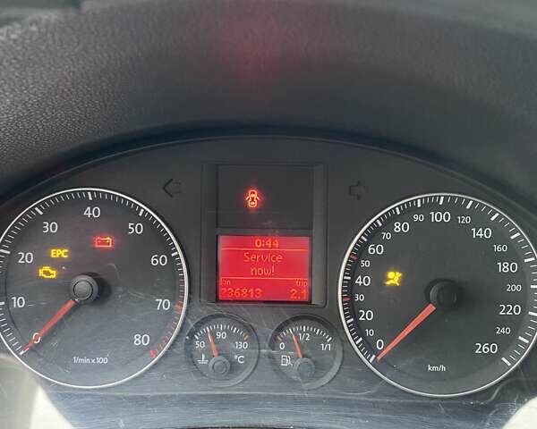 Синий Фольксваген Гольф, объемом двигателя 1.6 л и пробегом 237 тыс. км за 5500 $, фото 4 на Automoto.ua