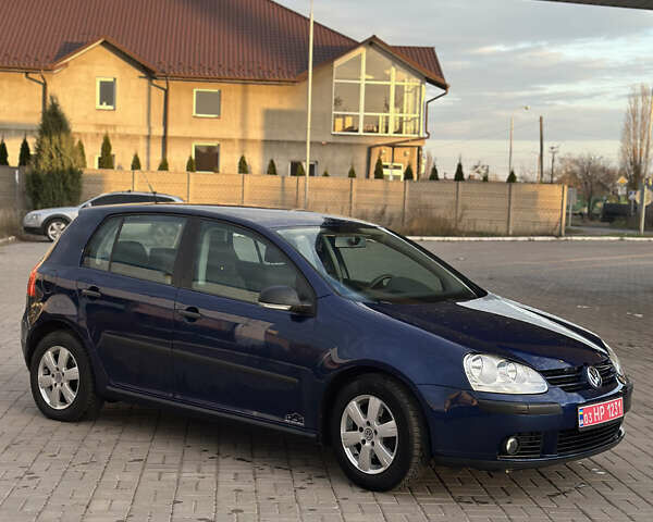 Синий Фольксваген Гольф, объемом двигателя 1.6 л и пробегом 206 тыс. км за 5950 $, фото 91 на Automoto.ua