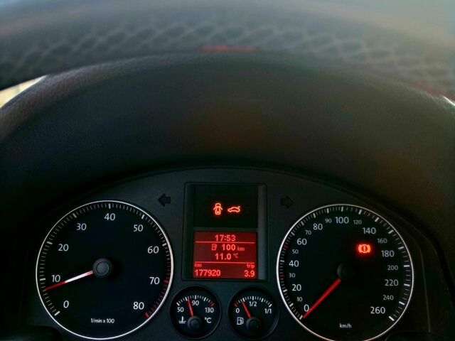 Синий Фольксваген Гольф, объемом двигателя 1.6 л и пробегом 178 тыс. км за 6700 $, фото 4 на Automoto.ua