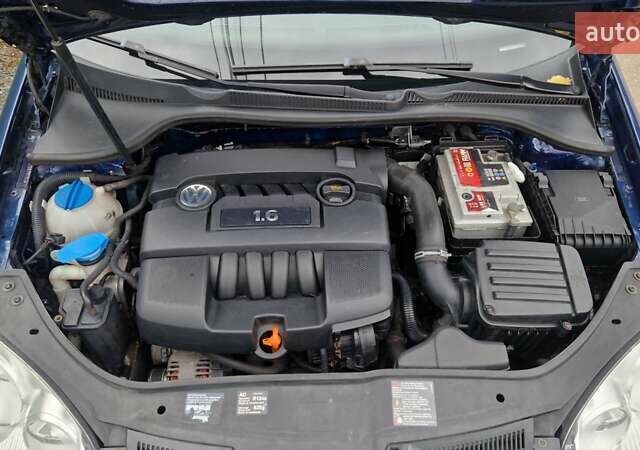 Синий Фольксваген Гольф, объемом двигателя 1.6 л и пробегом 275 тыс. км за 4000 $, фото 12 на Automoto.ua