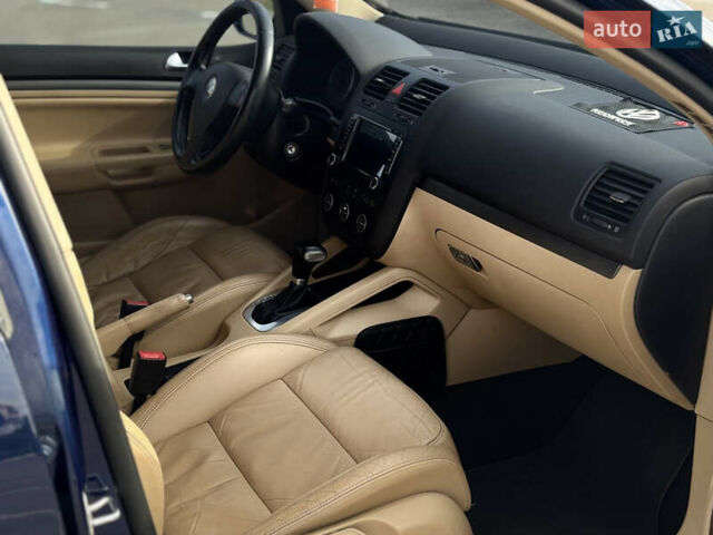 Синий Фольксваген Гольф, объемом двигателя 1.6 л и пробегом 176 тыс. км за 6900 $, фото 11 на Automoto.ua