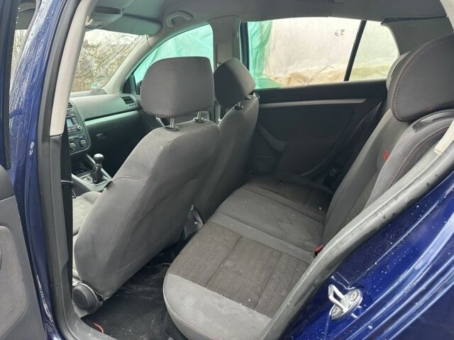 Синий Фольксваген Гольф, объемом двигателя 1.4 л и пробегом 150 тыс. км за 1799 $, фото 13 на Automoto.ua