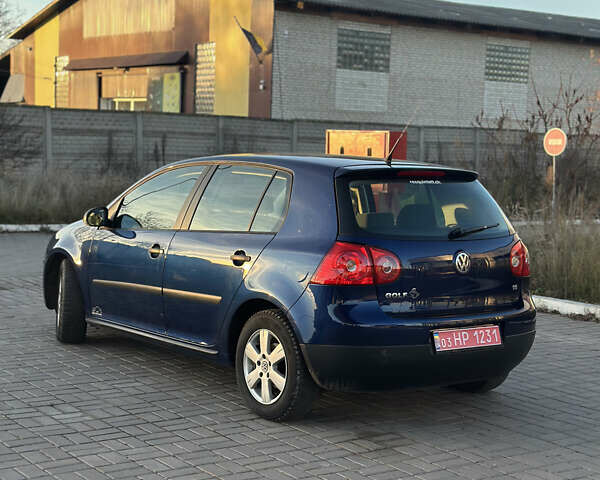 Синий Фольксваген Гольф, объемом двигателя 1.6 л и пробегом 206 тыс. км за 5950 $, фото 4 на Automoto.ua