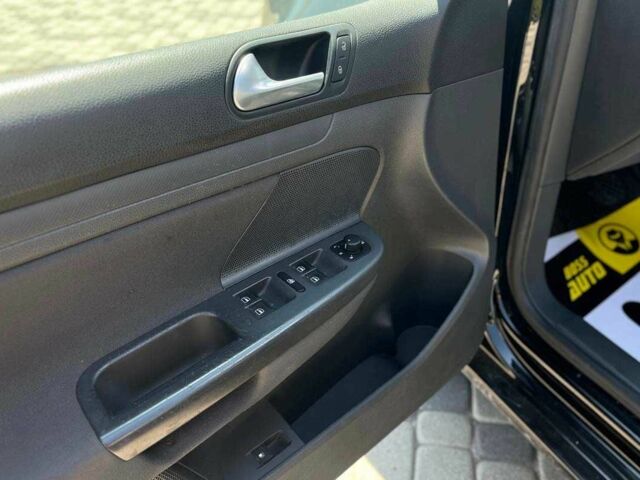 Синий Фольксваген Гольф, объемом двигателя 1.6 л и пробегом 188 тыс. км за 5500 $, фото 9 на Automoto.ua