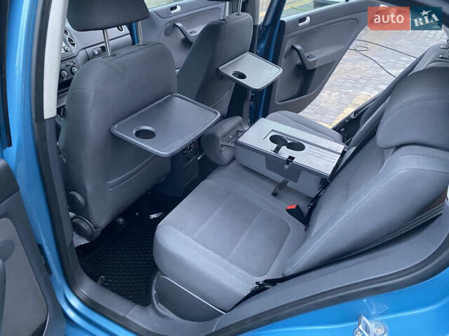 Синий Фольксваген Гольф, объемом двигателя 1.6 л и пробегом 235 тыс. км за 5000 $, фото 17 на Automoto.ua