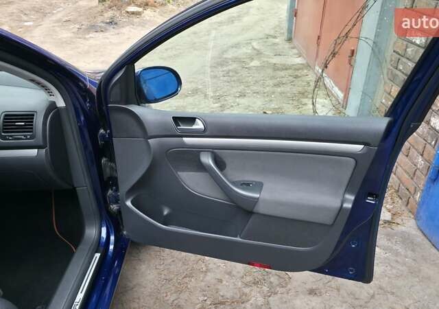 Синий Фольксваген Гольф, объемом двигателя 1.6 л и пробегом 178 тыс. км за 6700 $, фото 33 на Automoto.ua