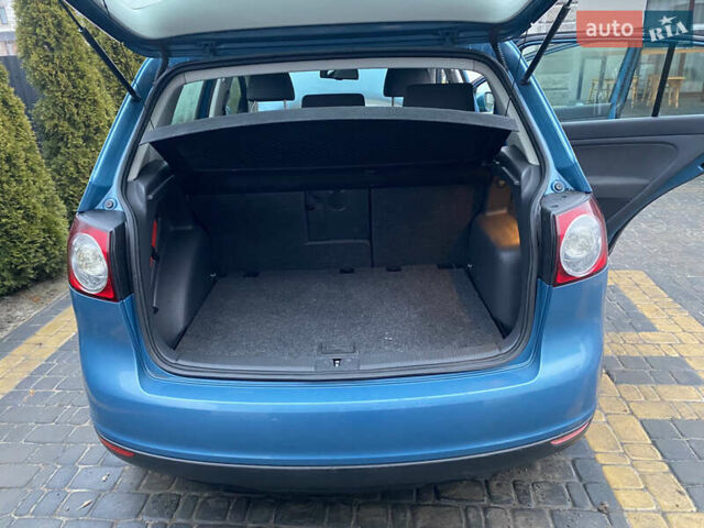 Синий Фольксваген Гольф, объемом двигателя 1.6 л и пробегом 235 тыс. км за 5000 $, фото 25 на Automoto.ua