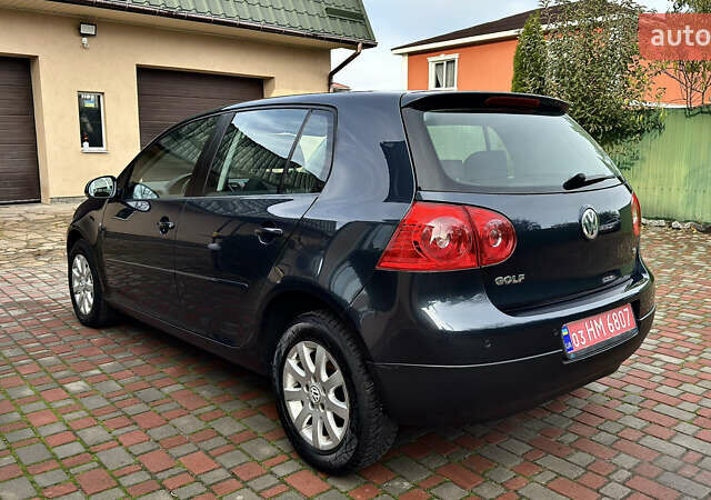 Синий Фольксваген Гольф, объемом двигателя 1.6 л и пробегом 154 тыс. км за 6346 $, фото 5 на Automoto.ua