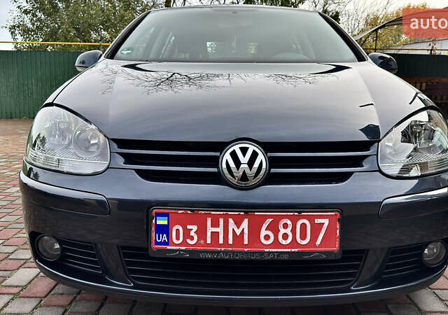 Синий Фольксваген Гольф, объемом двигателя 1.6 л и пробегом 154 тыс. км за 6346 $, фото 24 на Automoto.ua