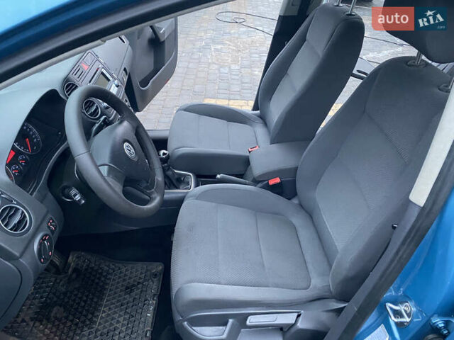 Синий Фольксваген Гольф, объемом двигателя 1.6 л и пробегом 235 тыс. км за 5000 $, фото 12 на Automoto.ua