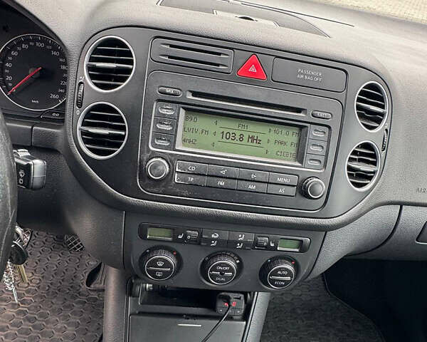Синий Фольксваген Гольф, объемом двигателя 1.97 л и пробегом 270 тыс. км за 5444 $, фото 11 на Automoto.ua