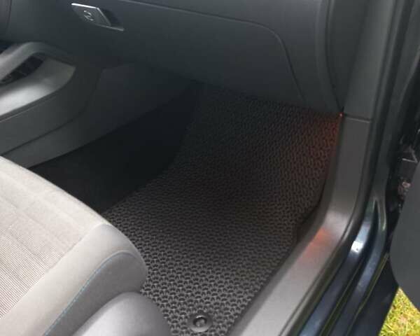 Синий Фольксваген Гольф, объемом двигателя 1.6 л и пробегом 232 тыс. км за 5200 $, фото 18 на Automoto.ua