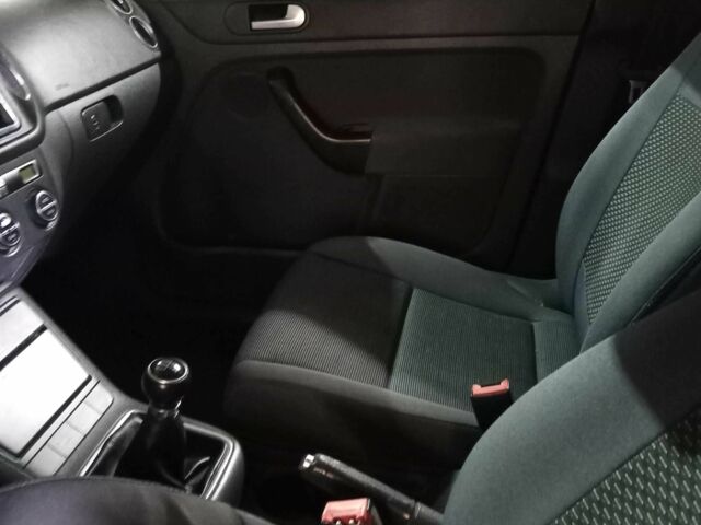 Фольксваген Гольф 2006 в Жовкве на Automoto.ua Синий Фольксваген Гольф, объемом двигателя 1.9 л и пробегом 197 тыс. км за 4000 $, фото 4 на Automoto.ua