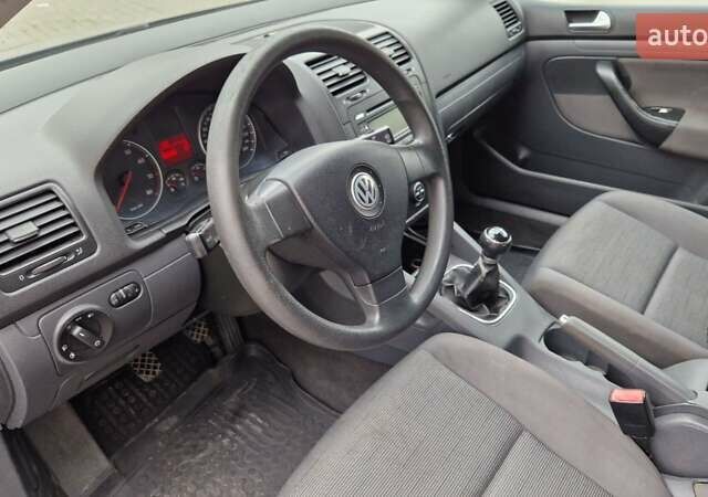 Синий Фольксваген Гольф, объемом двигателя 1.6 л и пробегом 275 тыс. км за 4000 $, фото 9 на Automoto.ua