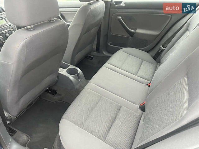 Синій Фольксваген Гольф, об'ємом двигуна 1.6 л та пробігом 228 тис. км за 5650 $, фото 9 на Automoto.ua