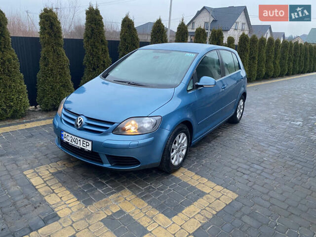 Синий Фольксваген Гольф, объемом двигателя 1.6 л и пробегом 235 тыс. км за 5000 $, фото 3 на Automoto.ua