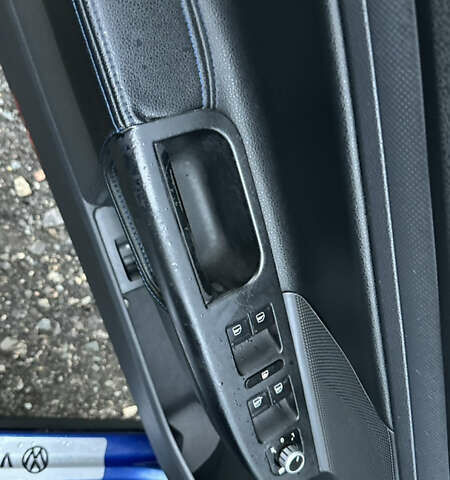 Фольксваген Гольф 2006 в Полтаве на Automoto.ua Синий Фольксваген Гольф, объемом двигателя 1.6 л и пробегом 175 тыс. км за 6400 $, фото 14 на Automoto.ua