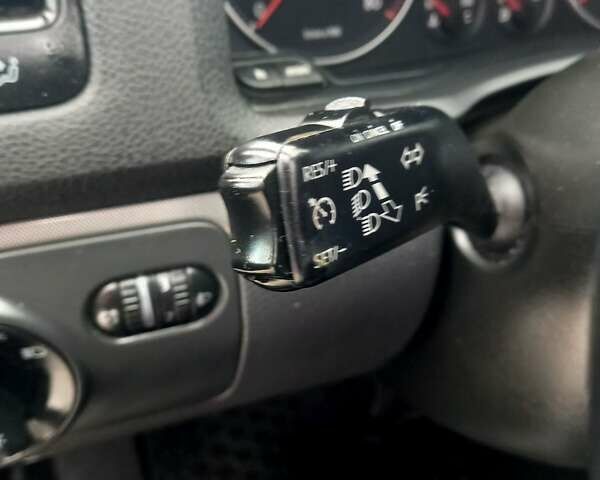 Синий Фольксваген Гольф, объемом двигателя 1.6 л и пробегом 206 тыс. км за 6300 $, фото 56 на Automoto.ua