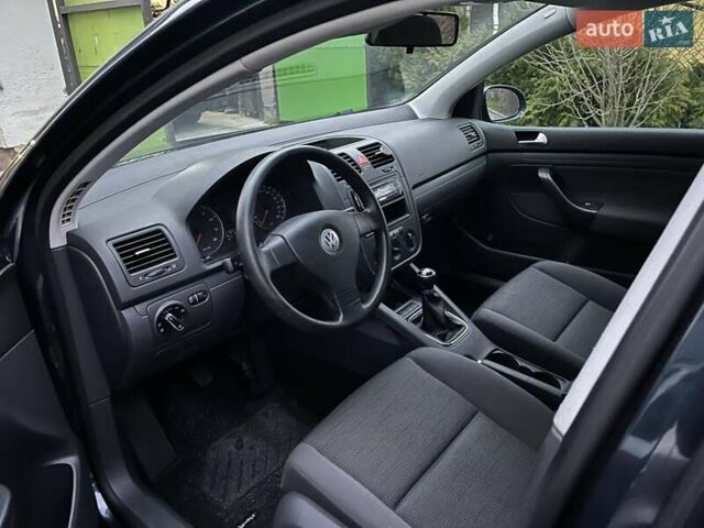 Синій Фольксваген Гольф, об'ємом двигуна 1.6 л та пробігом 176 тис. км за 5800 $, фото 19 на Automoto.ua