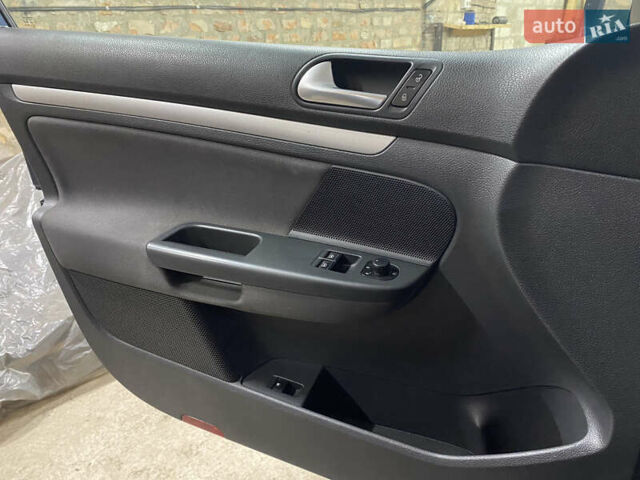 Синій Фольксваген Гольф, об'ємом двигуна 1.39 л та пробігом 309 тис. км за 4400 $, фото 11 на Automoto.ua