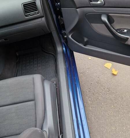 Синий Фольксваген Гольф, объемом двигателя 1.6 л и пробегом 275 тыс. км за 4000 $, фото 10 на Automoto.ua