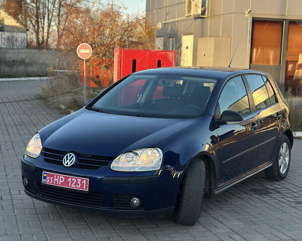 Синий Фольксваген Гольф, объемом двигателя 1.6 л и пробегом 206 тыс. км за 5950 $, фото 106 на Automoto.ua