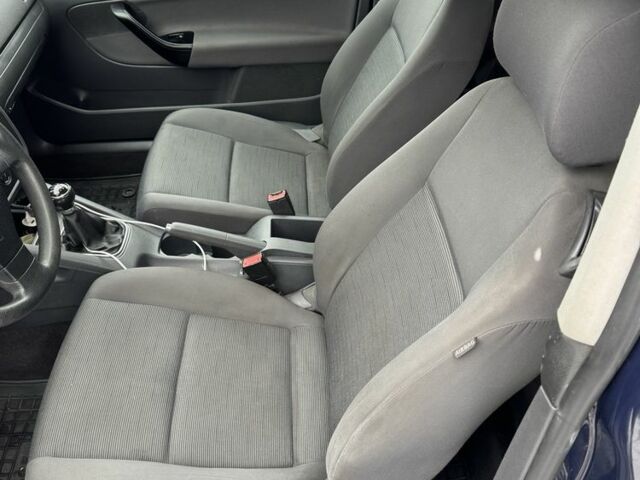 Синий Фольксваген Гольф, объемом двигателя 1.4 л и пробегом 220 тыс. км за 4300 $, фото 11 на Automoto.ua