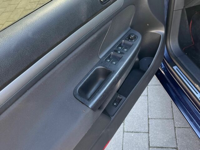 Синій Фольксваген Гольф, об'ємом двигуна 1.6 л та пробігом 194 тис. км за 5299 $, фото 9 на Automoto.ua