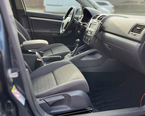 Синий Фольксваген Гольф, объемом двигателя 1.9 л и пробегом 187 тыс. км за 6000 $, фото 17 на Automoto.ua