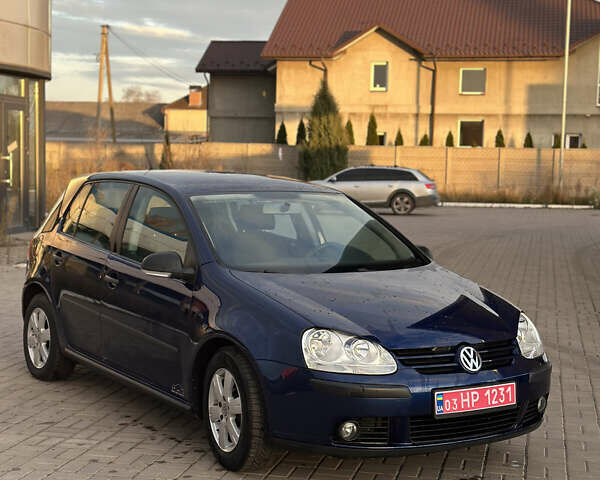 Синий Фольксваген Гольф, объемом двигателя 1.6 л и пробегом 206 тыс. км за 5950 $, фото 90 на Automoto.ua