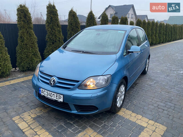 Синий Фольксваген Гольф, объемом двигателя 1.6 л и пробегом 235 тыс. км за 5000 $, фото 1 на Automoto.ua