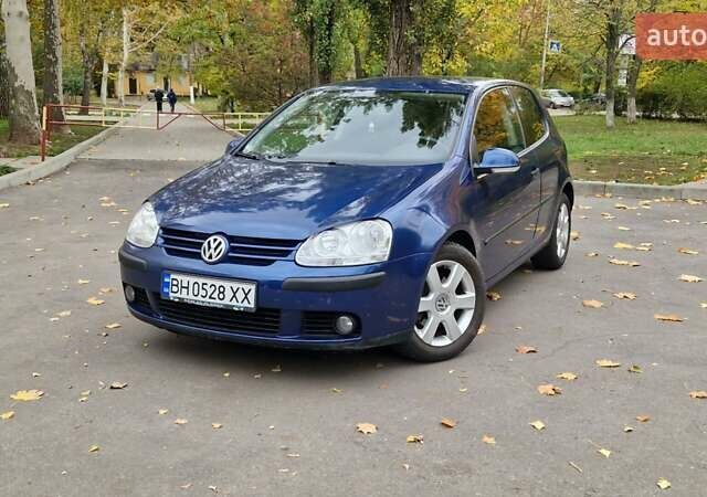 Синий Фольксваген Гольф, объемом двигателя 1.6 л и пробегом 275 тыс. км за 4000 $, фото 4 на Automoto.ua