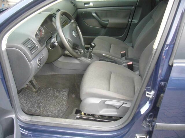 Синий Фольксваген Гольф, объемом двигателя 1.9 л и пробегом 254 тыс. км за 1650 $, фото 5 на Automoto.ua