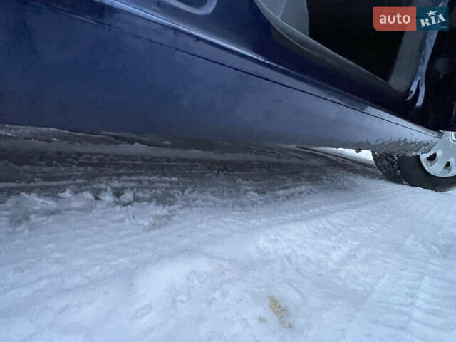 Синий Фольксваген Гольф, объемом двигателя 1.6 л и пробегом 227 тыс. км за 6250 $, фото 13 на Automoto.ua