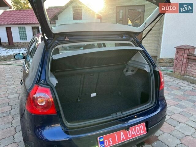 Синий Фольксваген Гольф, объемом двигателя 1.6 л и пробегом 207 тыс. км за 6800 $, фото 51 на Automoto.ua