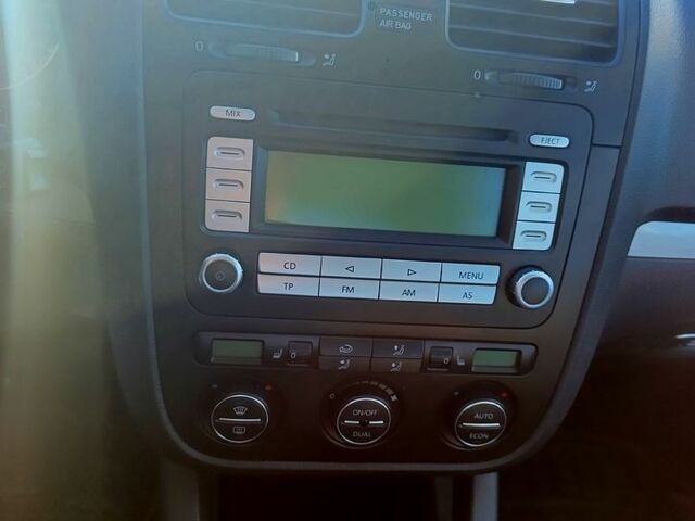 Синий Фольксваген Гольф, объемом двигателя 1.6 л и пробегом 192 тыс. км за 5750 $, фото 6 на Automoto.ua