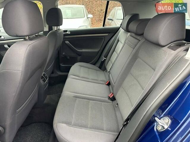 Синій Фольксваген Гольф, об'ємом двигуна 1.6 л та пробігом 200 тис. км за 5799 $, фото 6 на Automoto.ua