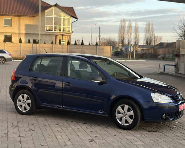 Синий Фольксваген Гольф, объемом двигателя 1.6 л и пробегом 206 тыс. км за 5950 $, фото 93 на Automoto.ua